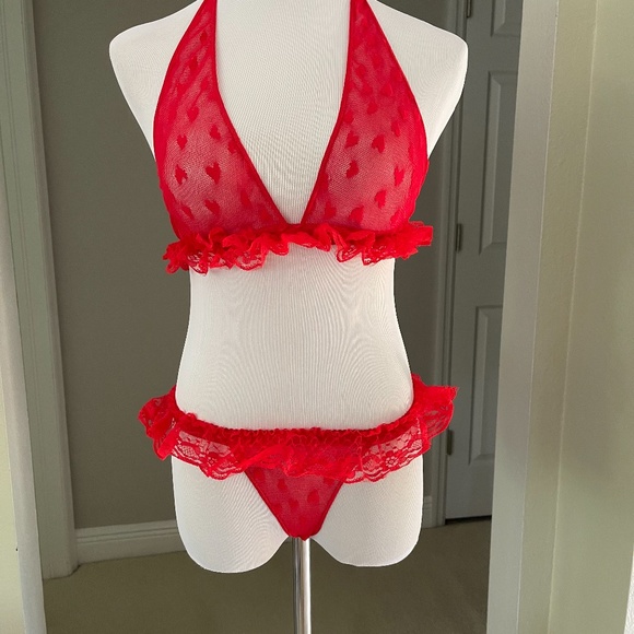 Red lace lingerie set with stockings - Picture 4 of 6